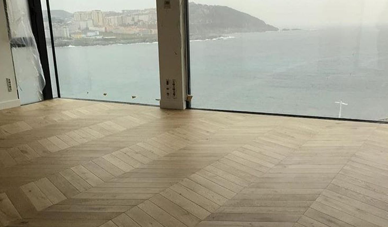 Tarima maciza Punta Hungria Espiga ofertas suministros España